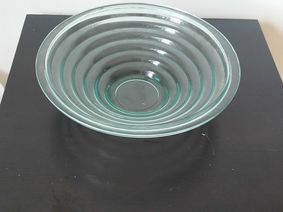 Peça de decoração em vidro redonda