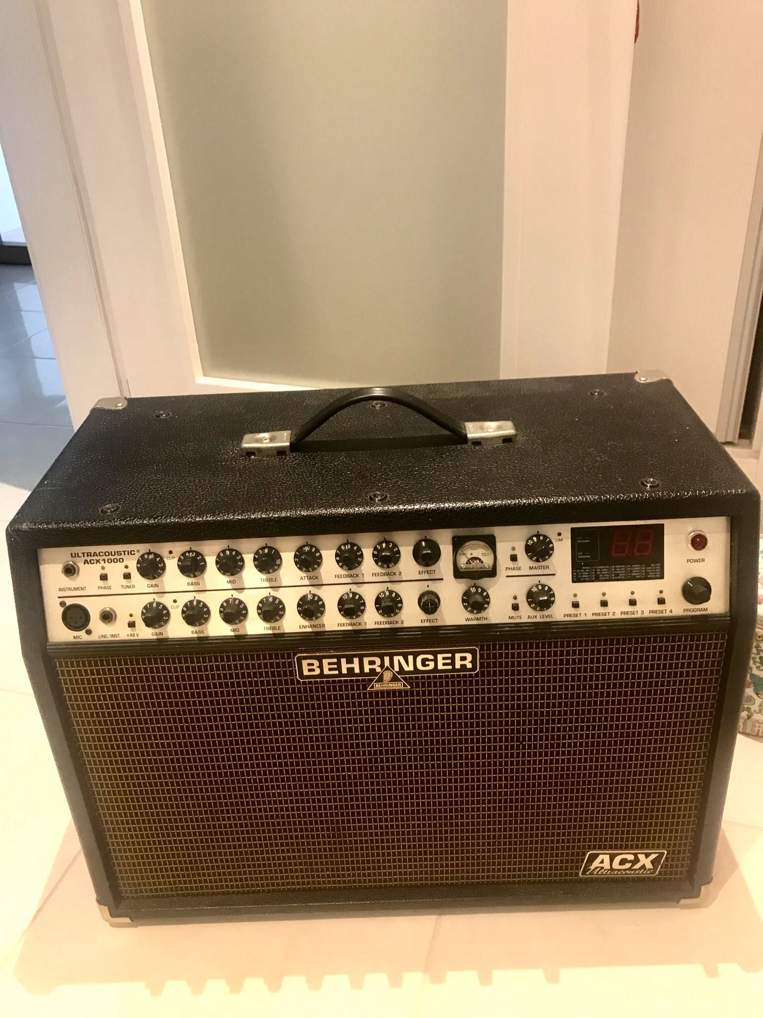 Amplificador Guitarra Behringer ACX1000 Ultra Acústico+Pedais EFEITOS.