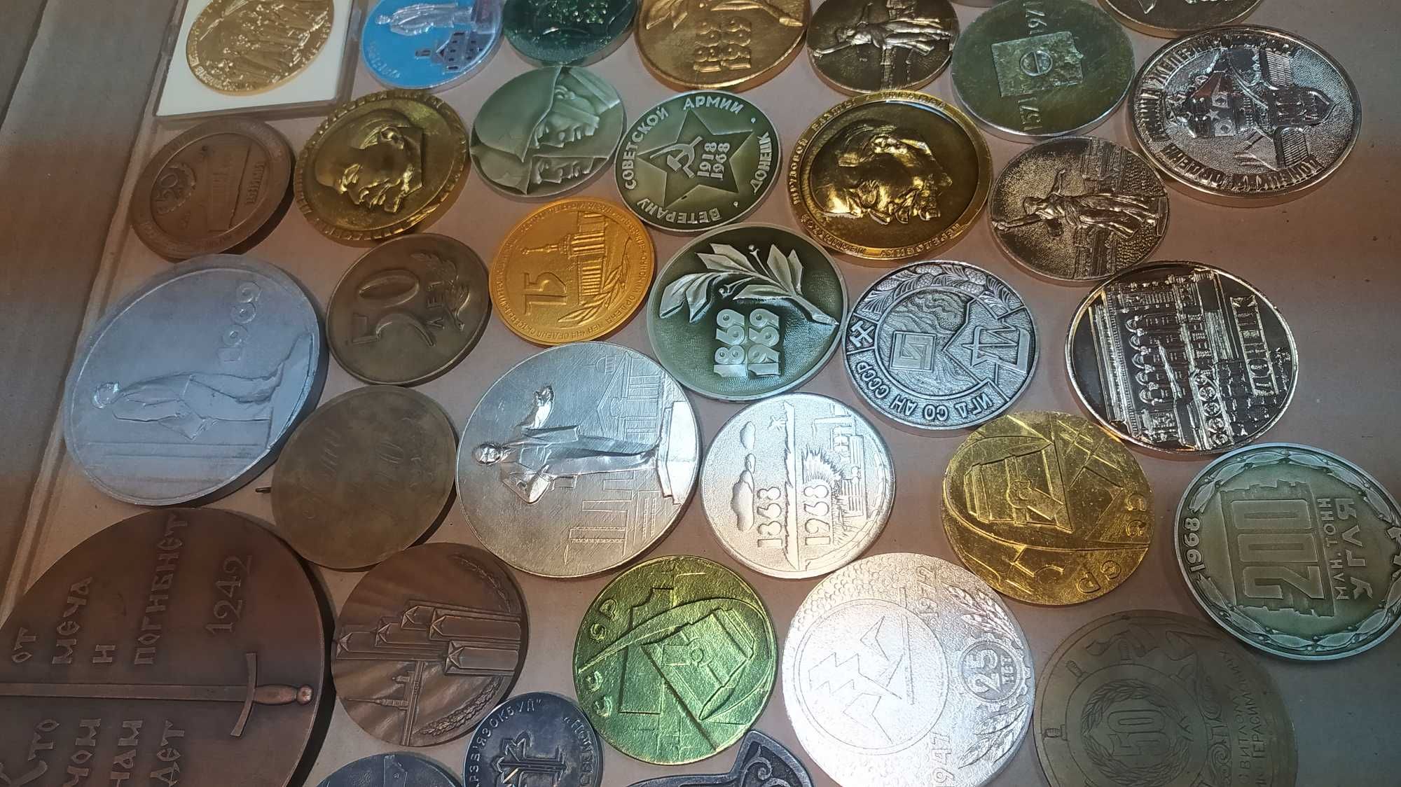 Настольная Монета сувенир антиквариат юбилейная СССР металл