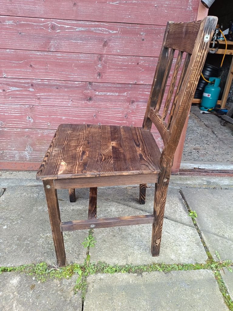Krzesło w stylu rustykalnym