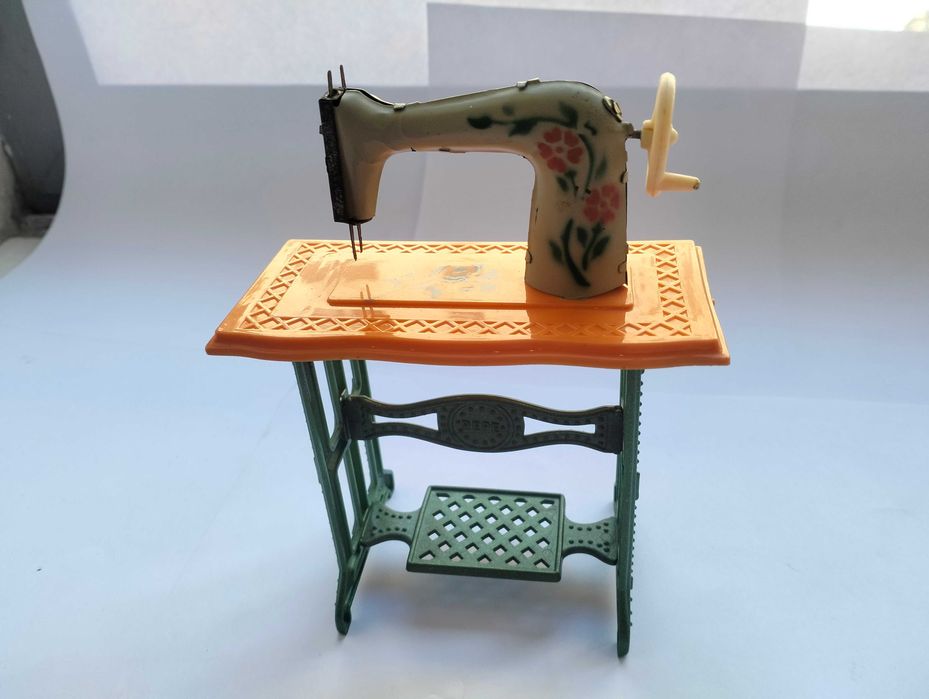 Máquina de custura - Brinquedo português PEPE - Antigo