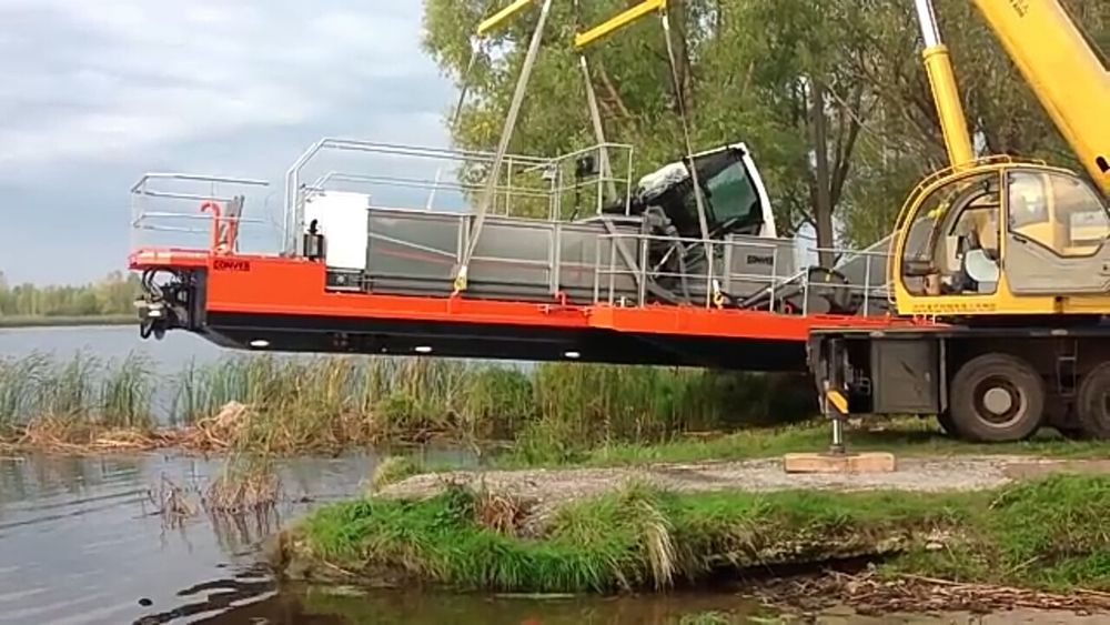 Водний комбайн для очищення водойм UDT-110M