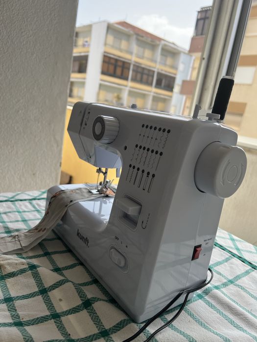 Maquina Costura Kunft Nova