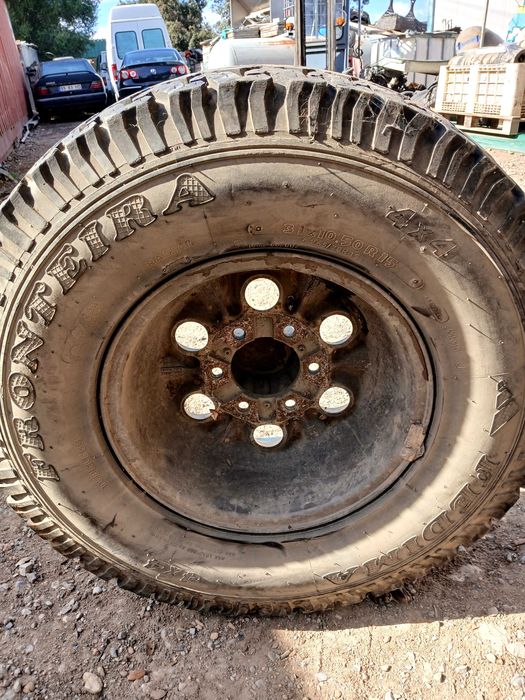 5 Pneus Fronteira com jantes 265 x 70 R15 Completos, 6 Furos