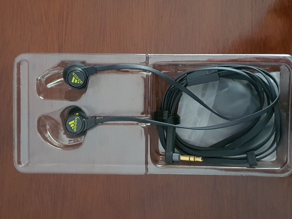 Adidas Sport by Monster Earbuds