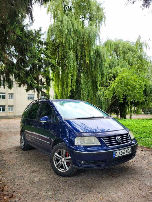 Продам Фольксваген Шаран 1.8 Т Газ/Бензин,колеса R16 зимові