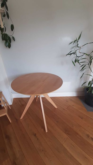 Okrągły Drewniany Stół (80 cm) Sekiz, SKLUM