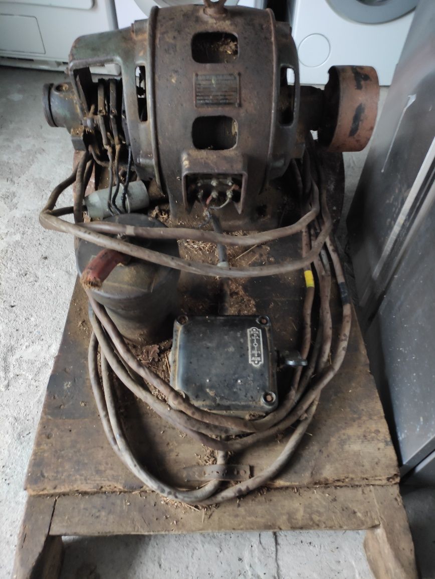 Stary silnik poniemiecki przedwojenny elektryczny DDR na siłę 380V 7,5