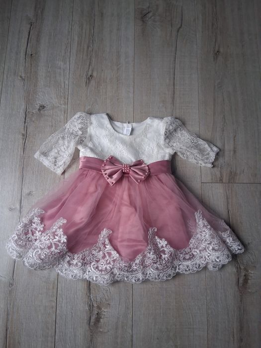 Przepiękna sukienka 74/80