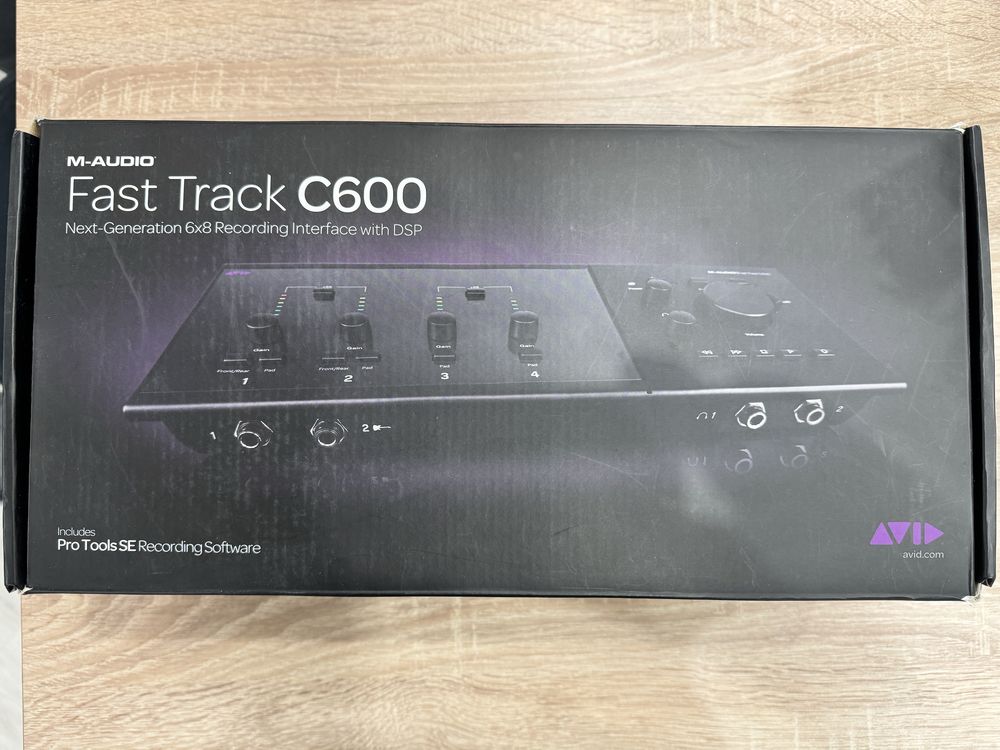 Нова звукова карта AVID Fast Track C600 Аудіоінтерфейс USB 6х6