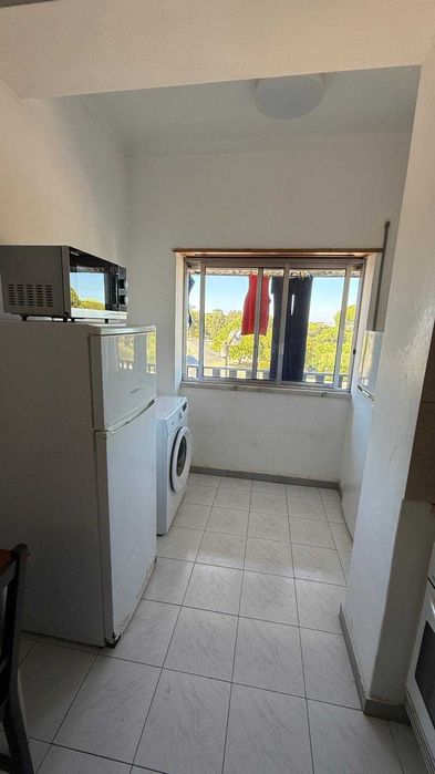 Quarto de casal - Excelente Localização - Laranjeiro