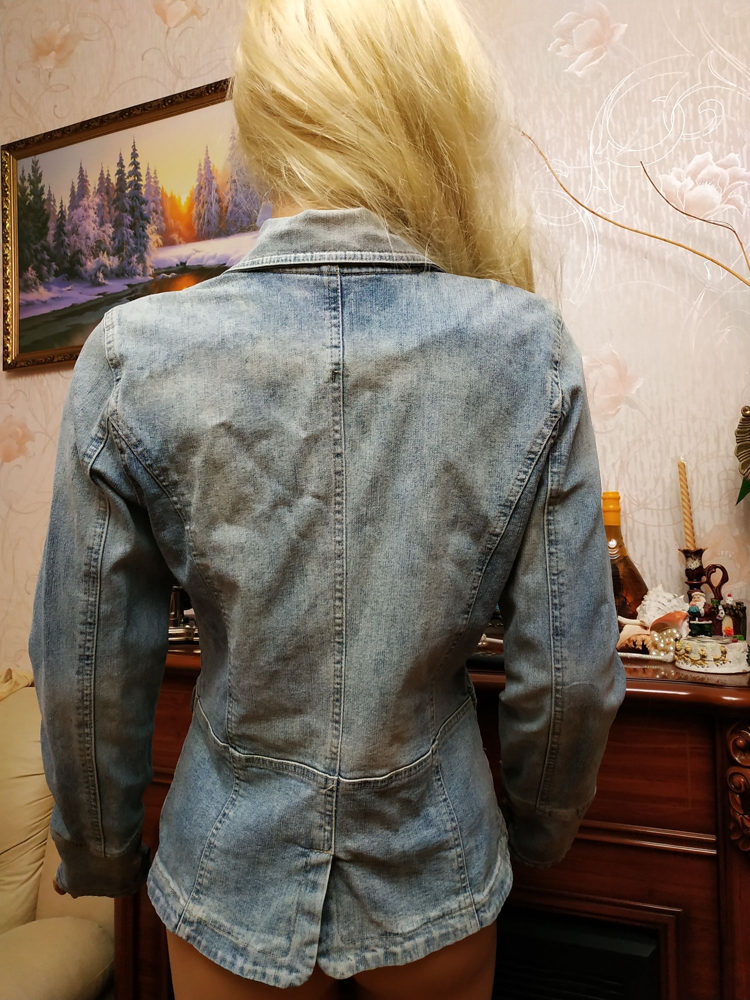 Красивий приталений джинсовий піджак джинсовый пиджак