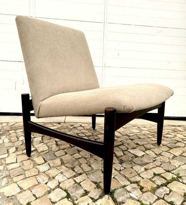 Cadeirão olaio vintage estofado de novo +65comp x 65prof x 75,5alt.