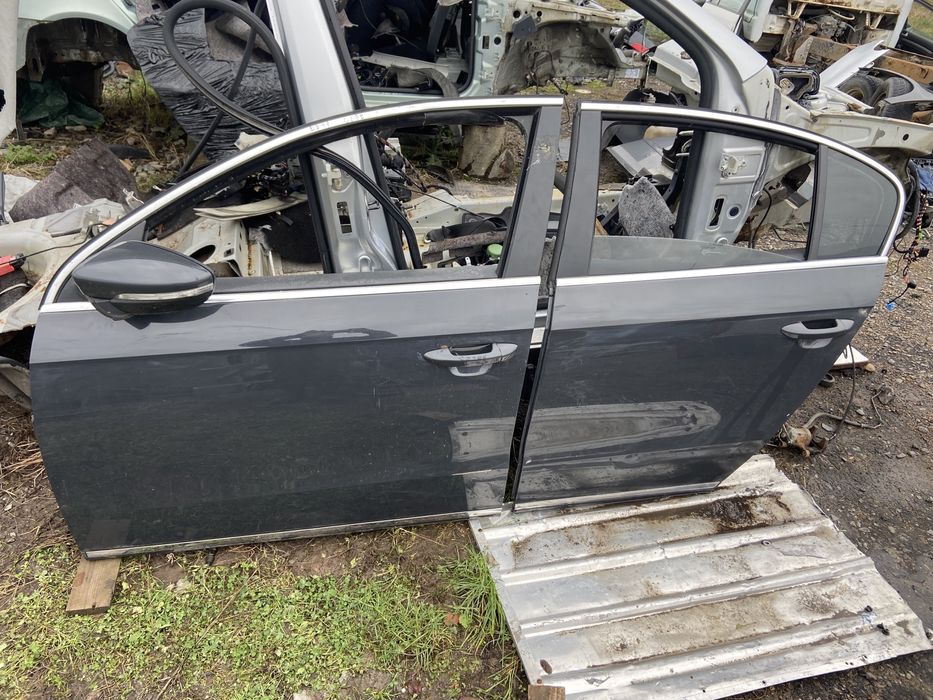 Passat B7 седан комбі двері дверка б7
