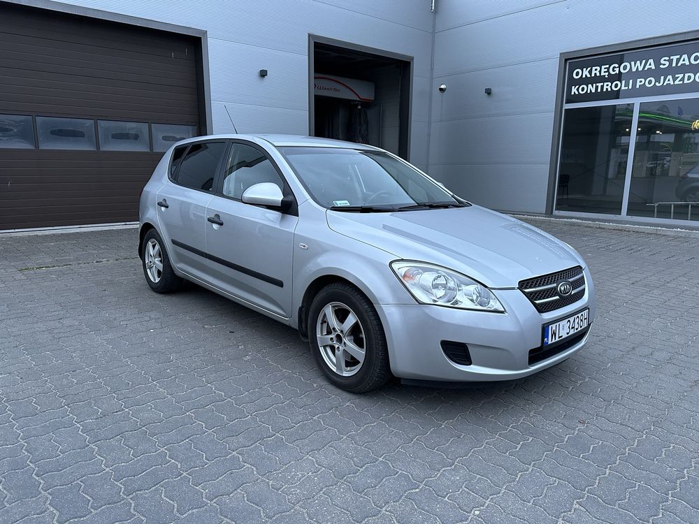 Kia Ceed 1.6 d       .