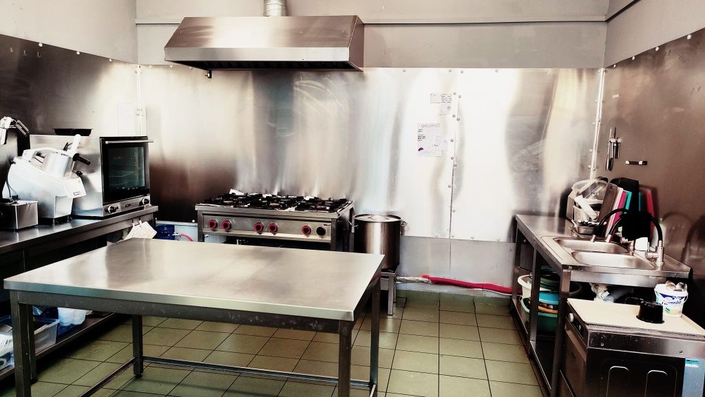 Odstąpię lokal gastronomiczny 90m2