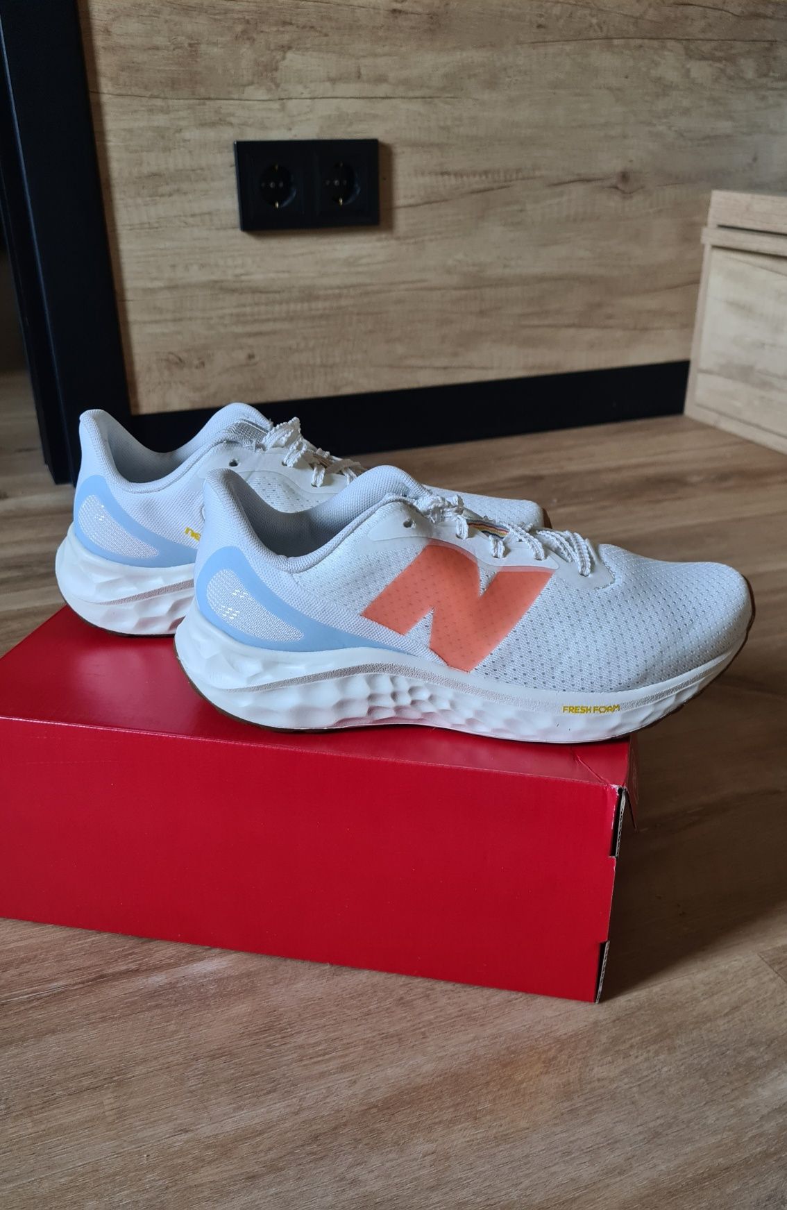 Бігові кросівки New Balance (дуже легкі)
