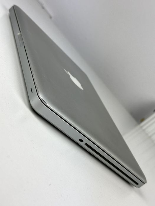MacBook Pro 13” i5 • 16GB RAM • SSD 240GB • Bateria 21 cykli