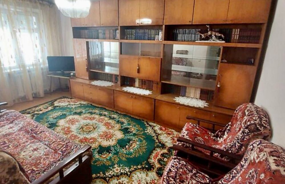 МОЖНА ДІВЧАТ! Оренда 2х кімнатної, НЕБЕСНОЇ СОТНІ-ПОЛЄТАЄВА, є балкон