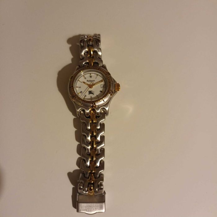 Relógio Senhora Burberry.