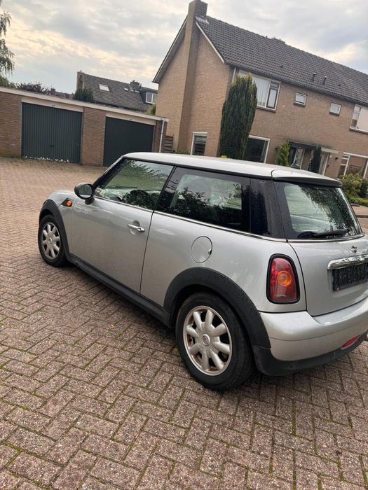 Mini Cooper 1.4 benzyna 2009 spalanie 5L/100km