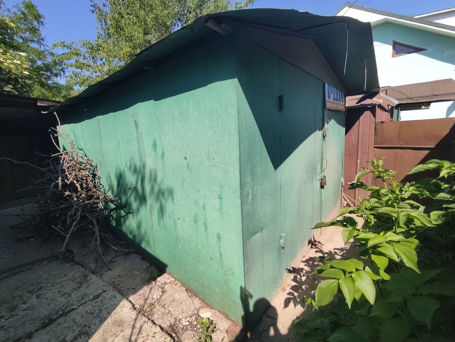 Продам гараж в центрі міста.