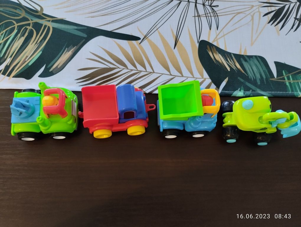 4 pojazdy,koparki,traktorki