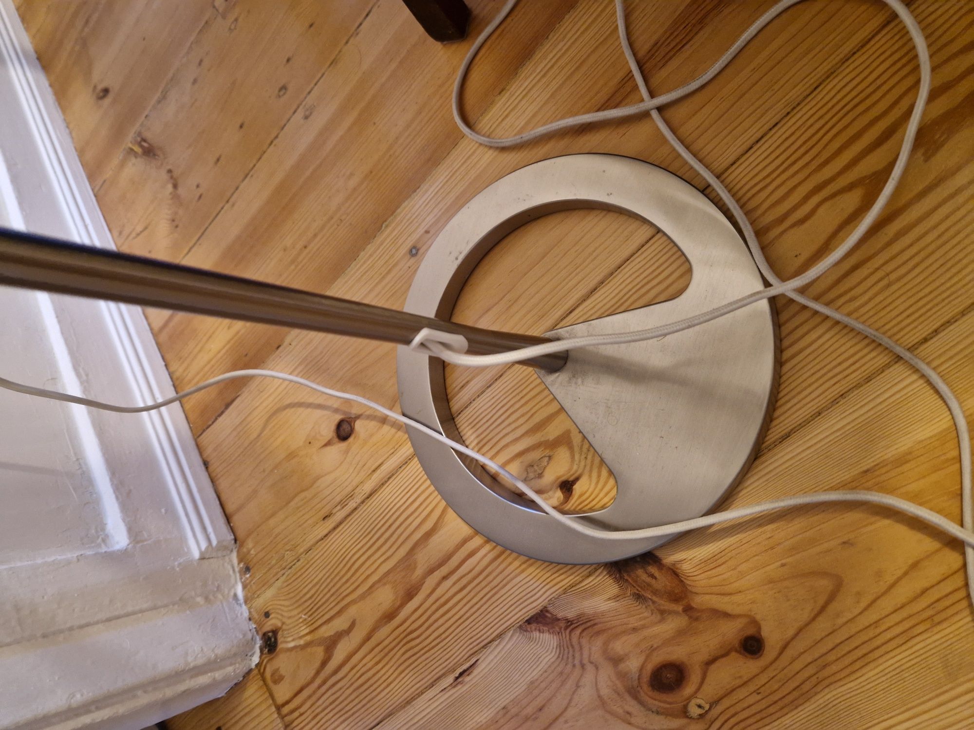 Candeeiro de pé Nyfors (ikea)