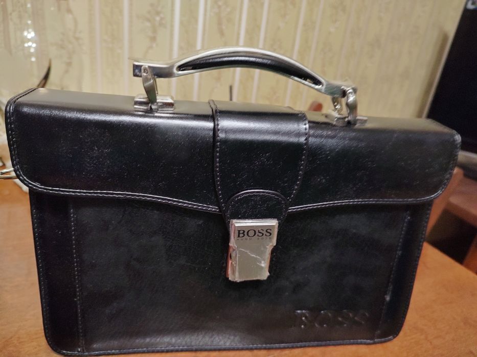 Чоловіча шкіряна барсетка- сумка HUGO BOSS