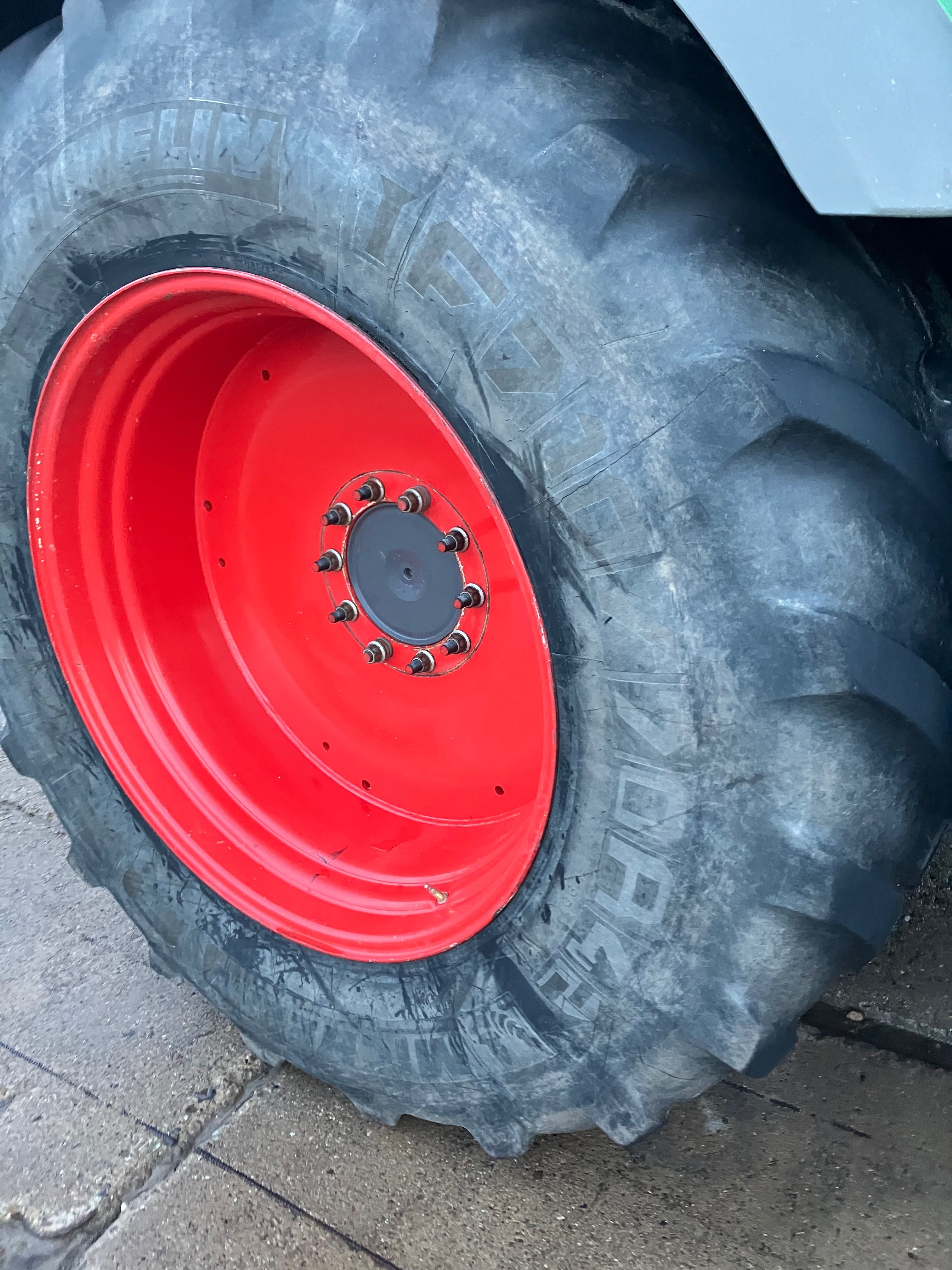 Opony  michelin 710/70R42