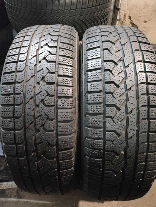 Шини резина зима 235/65 R17 Kumho I`Zen RV
