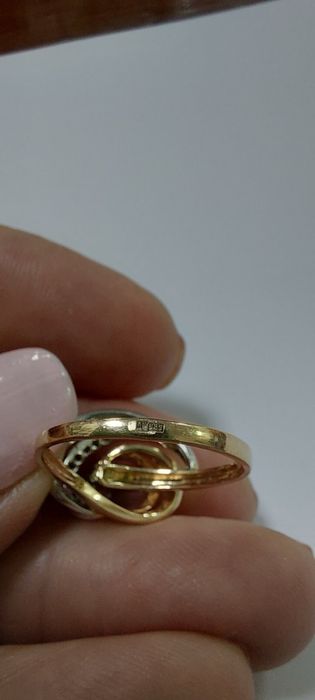 Золотое кольцо с бриллиантами