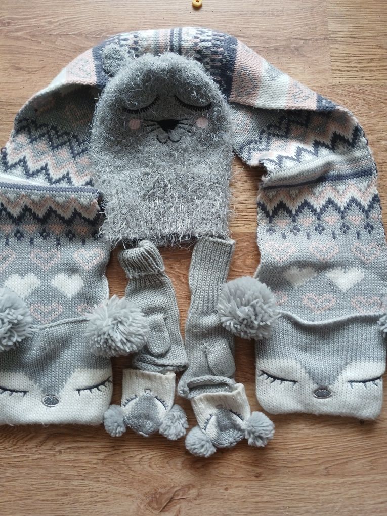 Primark, Śliczny zestaw dla dziecka, 4-6 lat.