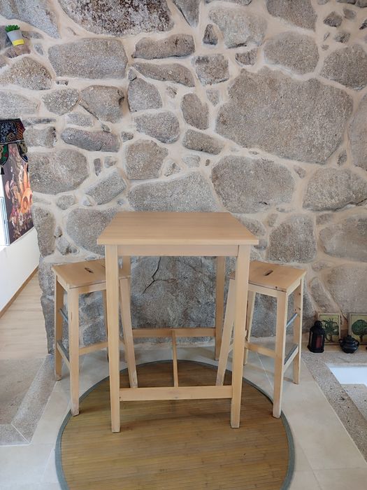Conjunto Mesa alta c/2 bancos altos