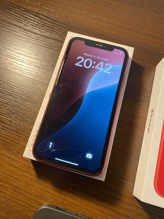 iPhone 11 128GB czerwony + etui gratis