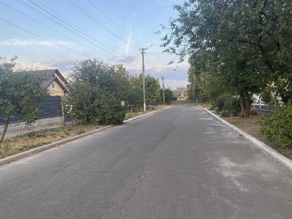 Продаж будинку з СОНЯЧНИМИ панелями та інвертором.