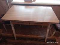 Продам кухонный стол б/у и табуретки б/у.столовый стол