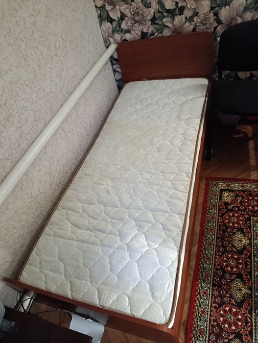 Продам односпальне ліжко