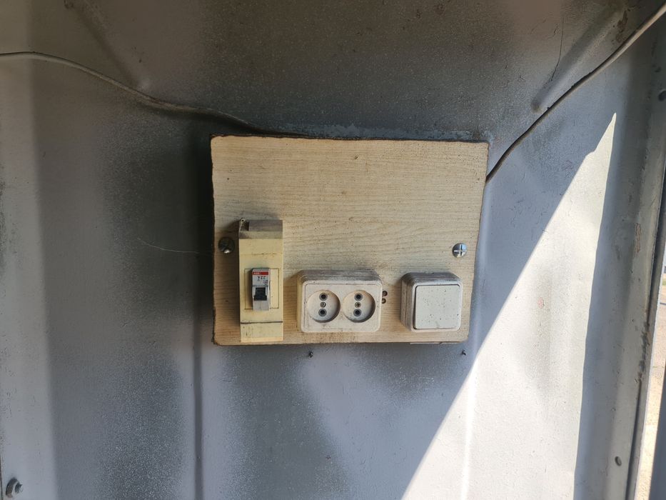 Сдам железный гараж, кладовка пос. Котовского,  на ул. Паустовского