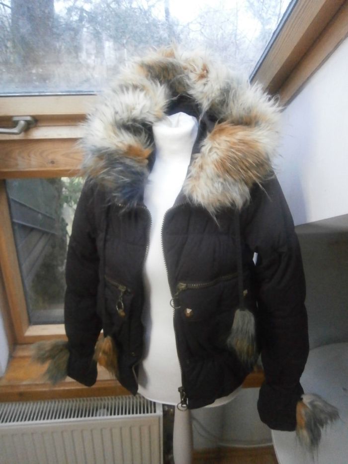 Puchowa brązowa krótka kurtka zimowa z kapturem S eskimo Daite Go Out