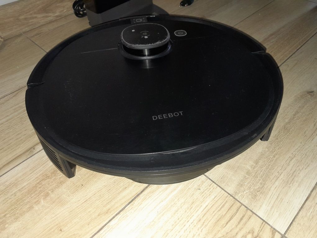 Robot sprzątający ecovacs deebot ozmo t8 aivi uszkodzony