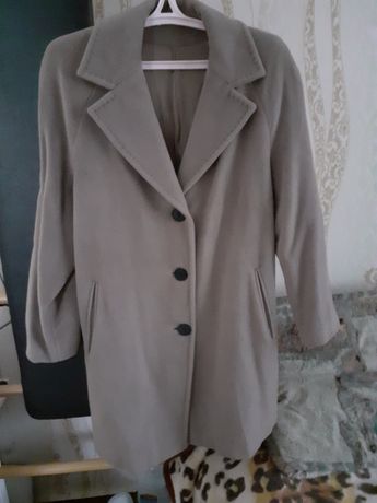 Демисезонное итальянское шерстяное пальто