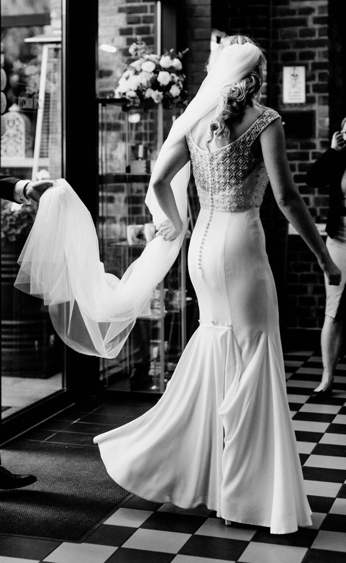 Dopasowana, klasyczna suknia ślubna Justin Alexander