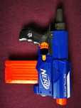 Vários tipos de Pistolas Nerf