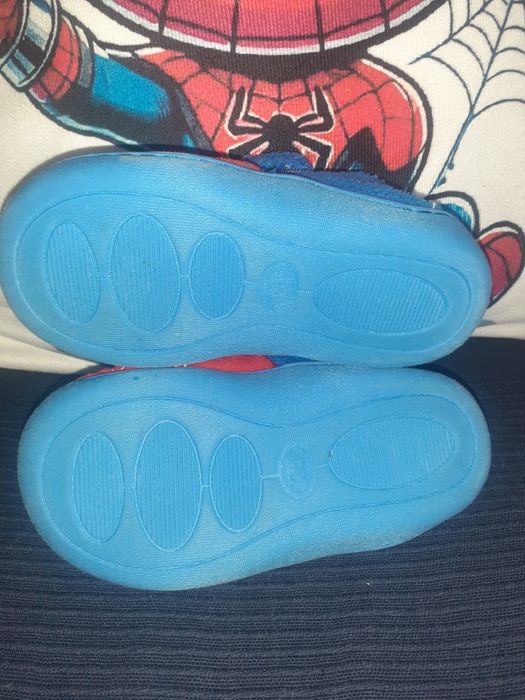 Sapatilhas, pantufas e galochas spiderman. Tamanho 26