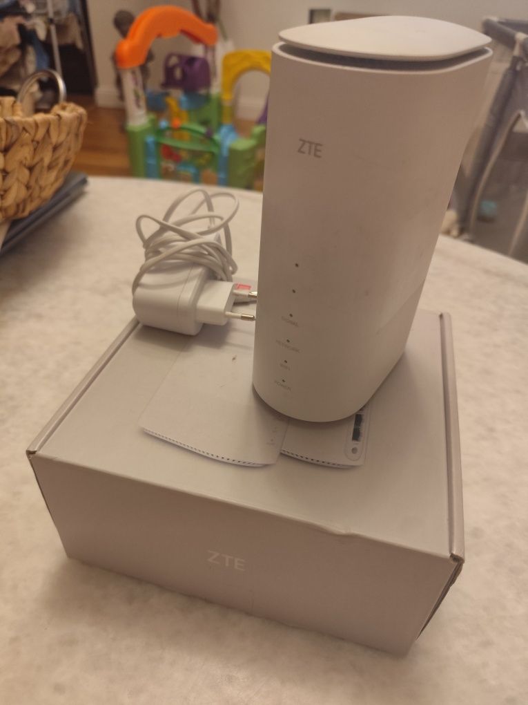 Router 5G ZTE MC801A