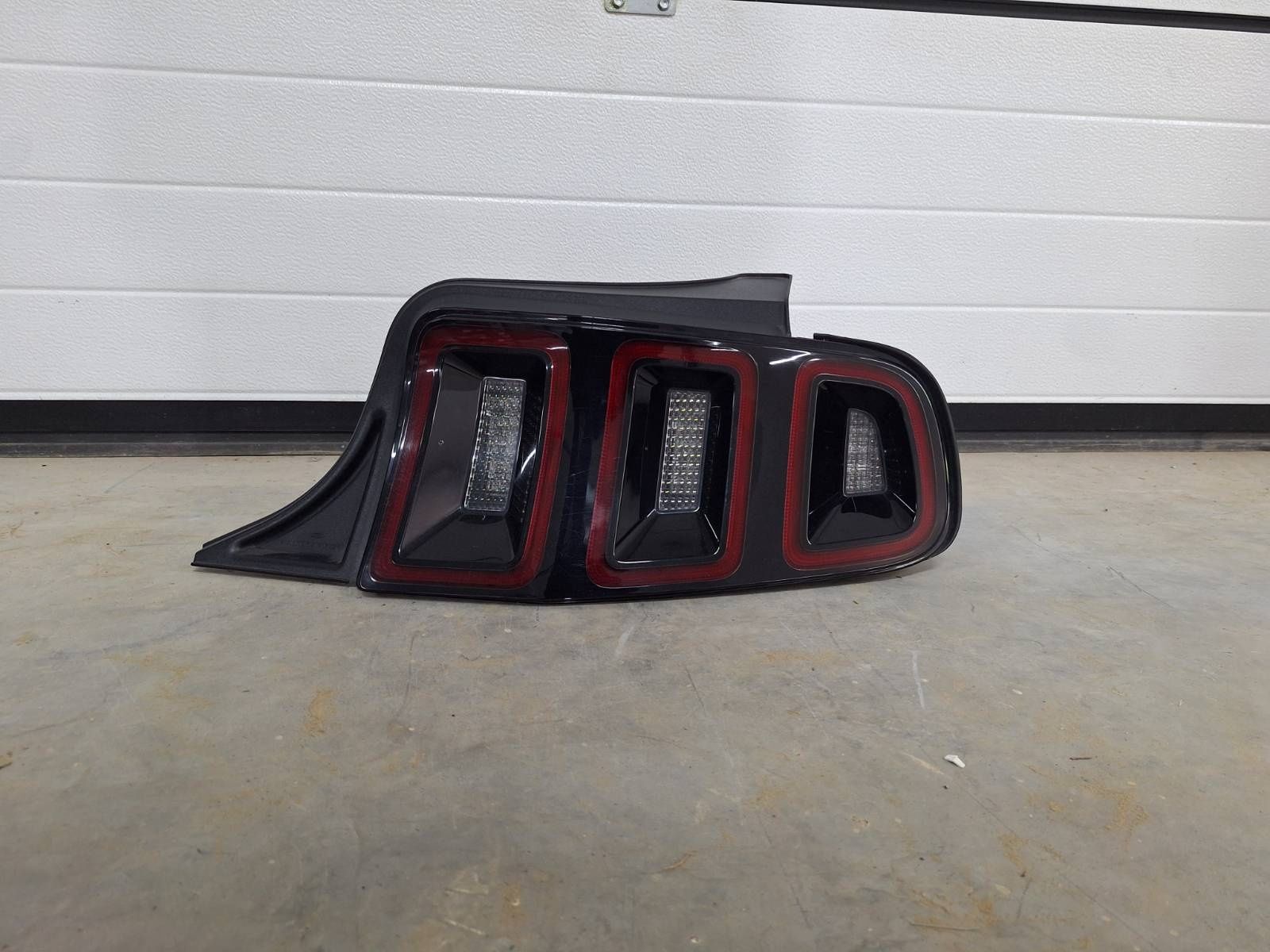 Lampa tylna prawa Ford Mustang V gen LIFT 2013, 2014, S197 nr. 82