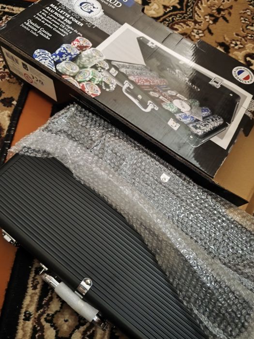 Игровой набор покер 300 фишек