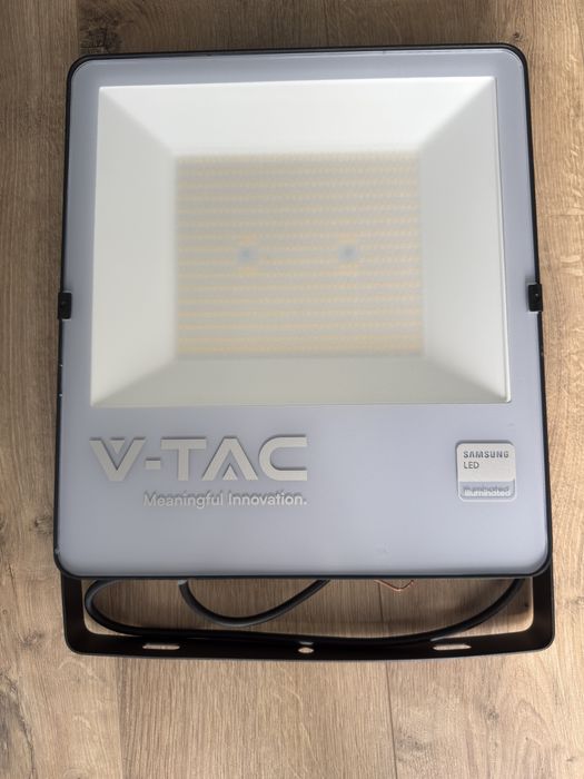 Naświetlacz LED 200W 160lm/W czarny - VT-302