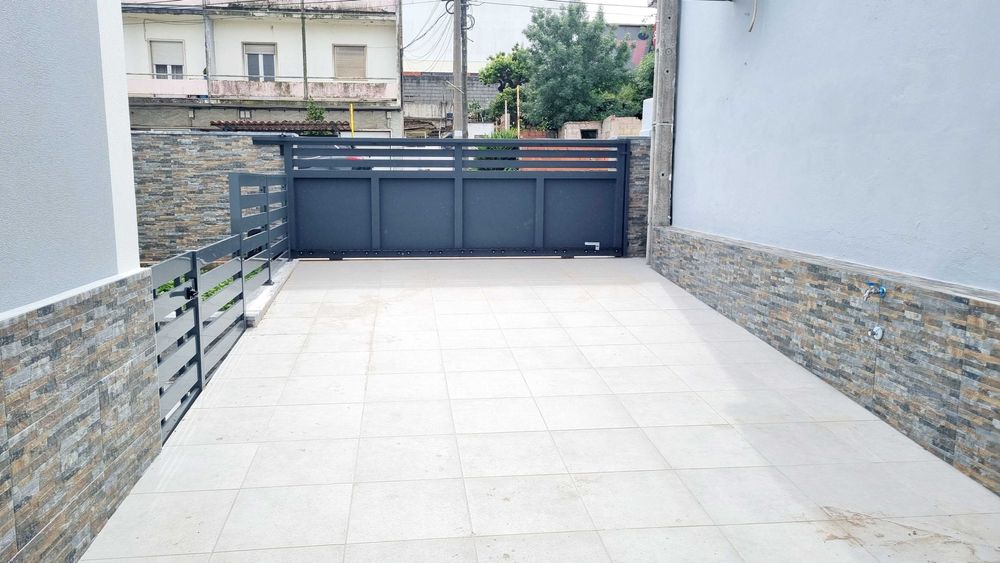 Estúdio c/Garagem Exterior Guerreiros Loures